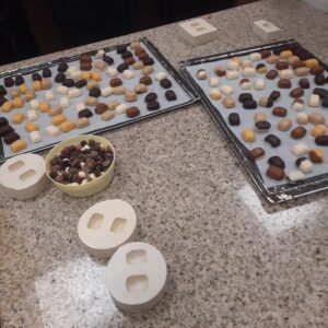 We shaped marzipan Christmas candies with different flavors at the Szamos chocolate workshop during BPO’s Christmas party.