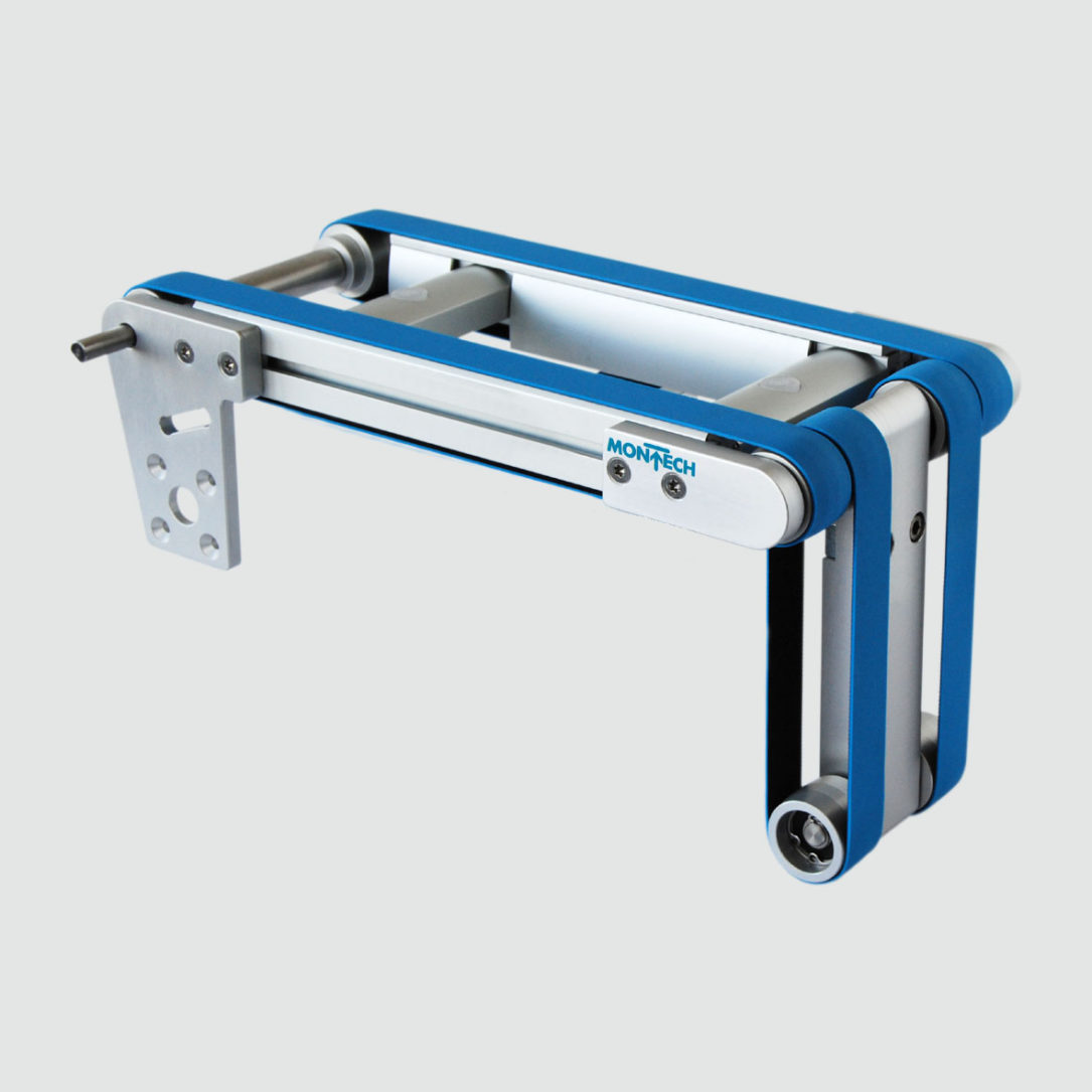 Mit dem Schwenk-Transportband SOLTB-S-90 werden Wafer einem Carrier entnommen. - With the SOLTB-S-90 swiveling conveyors wafers can be removed from a carrier.