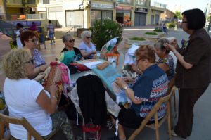 Trobada a la plaça de les Puntaires