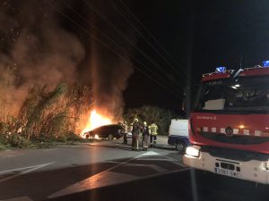Incendi aparcament Carrer Revall