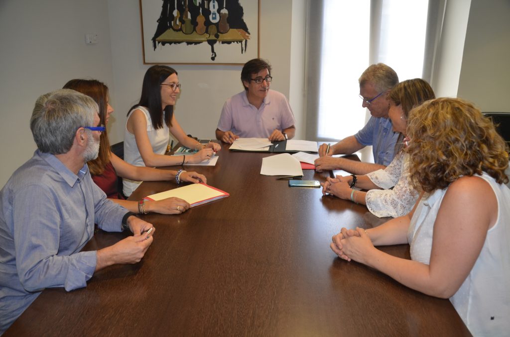 Signatura del conveni entre l'Ajuntament de Martorell i el Martorell Gimnàstic Club