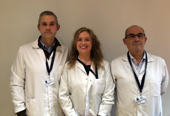 El cap de Planificació i Processos, Rafael Gómez, la cap de llevadores, Montserrat Batlle, i el director de l'Hospital Sant Joan de Déu, Dr. Manuel Álvarez El cap de Planificació i Processos, Rafael Gómez, la cap de llevadores, Montserrat Batlle, i el director de l'Hospital Sant Joan de Déu, Dr. Manuel Álvarez