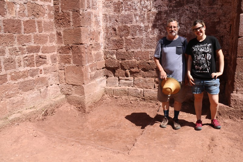 Visita del CEM a Sant Genís de Rocafort. Alfred Mauri i Adelaida Ordóñez Pico