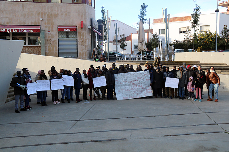 Concentració de ciutadans senegalesos a Martorell