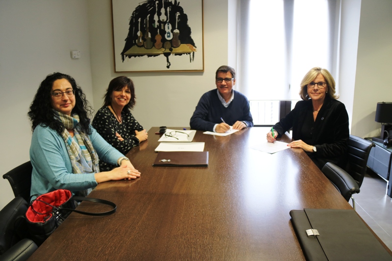 Signatura del conveni entre l'Ajuntament de Martorell i UNICEF