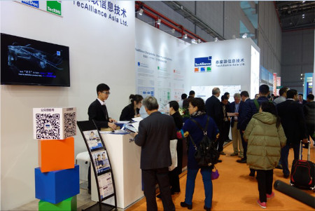 Viele Besucher kamen an den Stand von TecAlliance Asia, um sich das TecAlliance- Lösungsportfolio und insbesondere den TecDoc WEB CATALOG China präsentieren zu lassen.