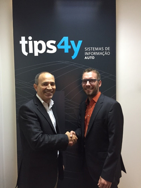 Pedro Barros, Managing Partner von TIPS 4Y (links) mit Christian Bergmann, Director Sales Fleet & Leasing bei TecAlliance.