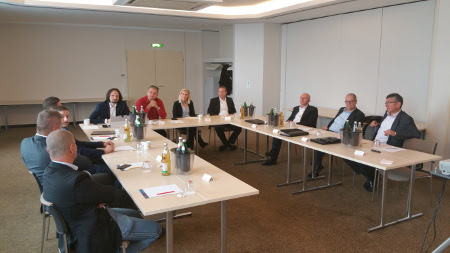 Teilnehmer des TecAlliance Partner Meetings in Würzburg.
