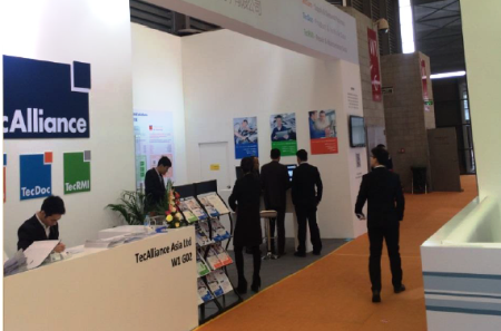 Viele Besucher kamen an den Stand, um sich das TecAlliance Lösungsportfolio und insbesondere den TecDoc WEB CATALOG China präsentieren zu lassen.
