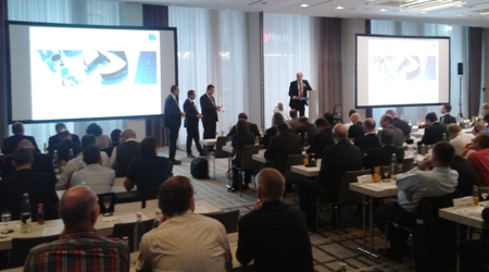 Jürgen Buchert, CEO of TecAlliance, opens the closing session with a short speech.