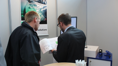 Christian Bergmann (Director Sales Fleet & Leasing of TecAlliance GmbH, right in the photo) at bfp Fuhrpark-FORUM