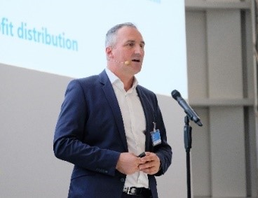 Alexander Haid, PDG de la Caruso GmbH, a présenté officiellement le 16/11/2017 la plateforme numérique d’échange de données Caruso.
