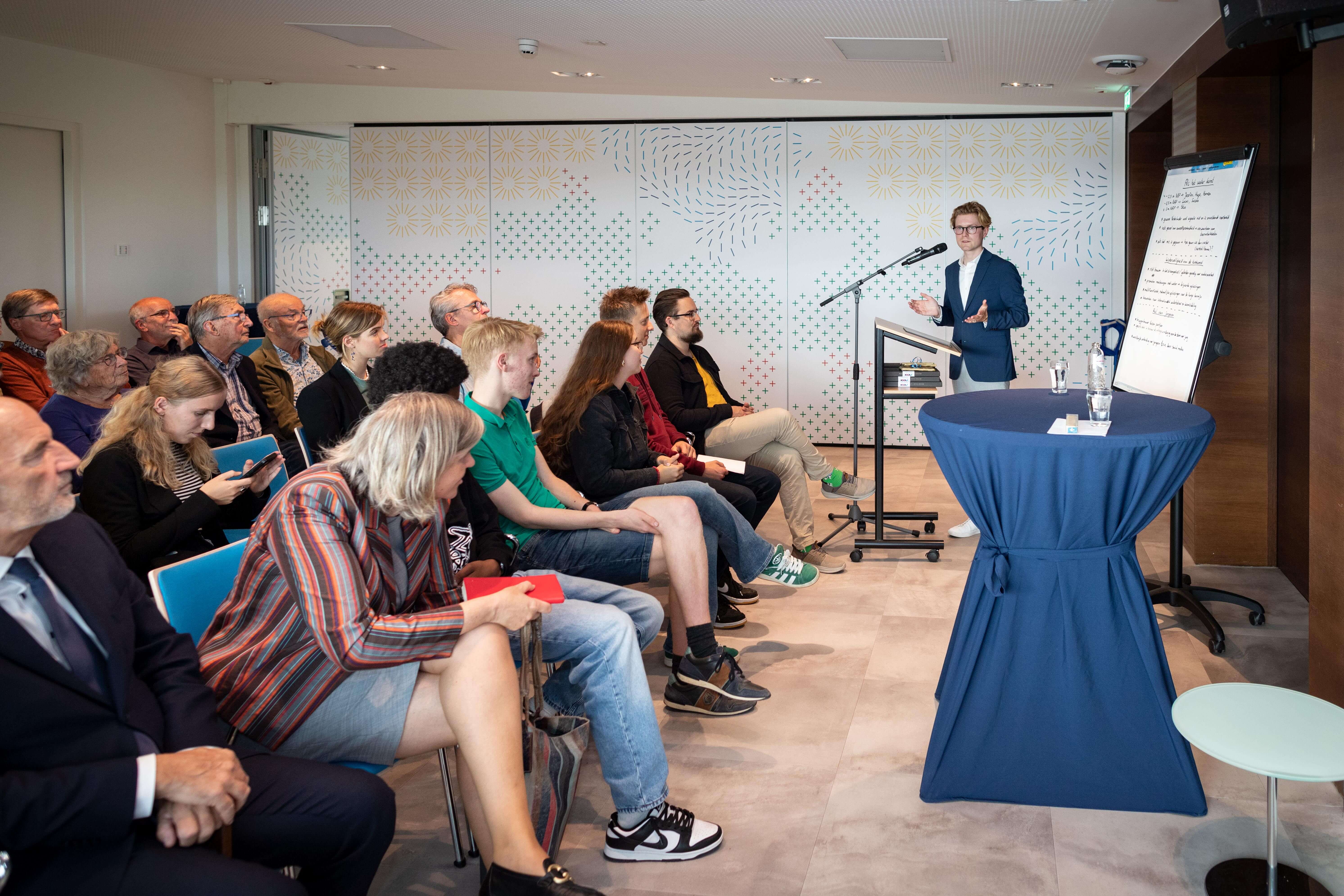 Waterverhalen Stas Peters, vicepresident van het Europees Jongerenparlement voor Water.