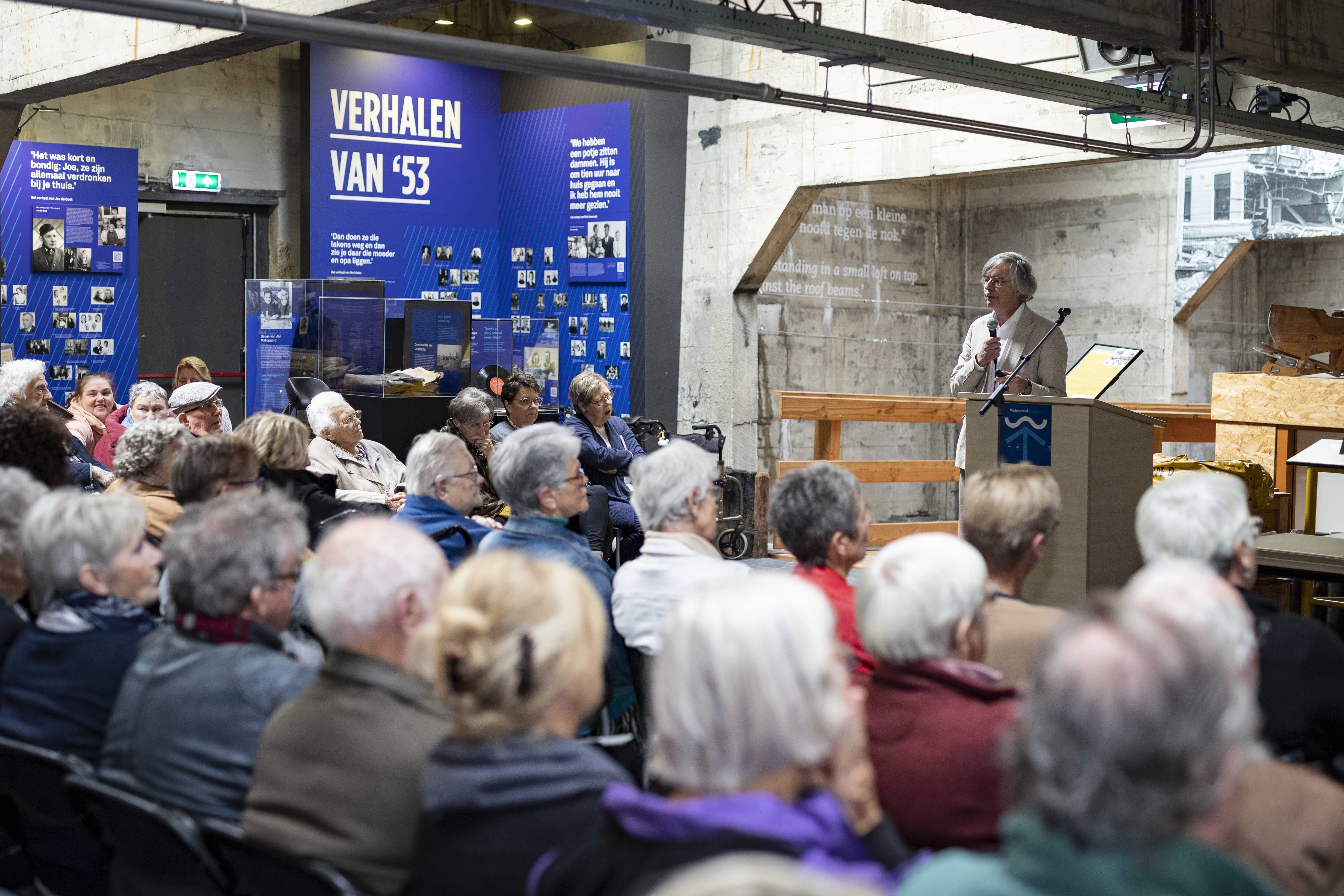 Toehoorders en spreker tijdens Oral History dag