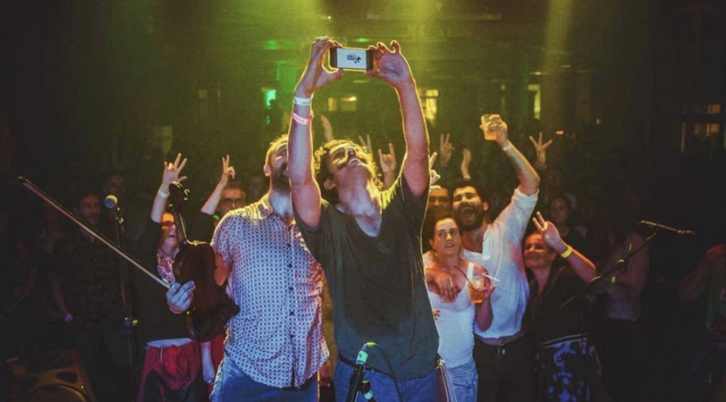Anahit Sahne sahnesinden bir selfie
