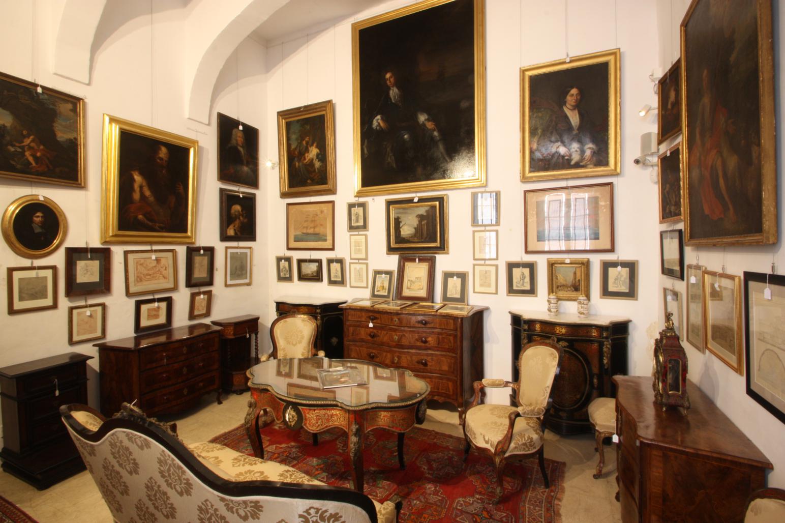 Obelisk Auctioneers & Valuers Antiques & Fine Arts Auctions Mobili