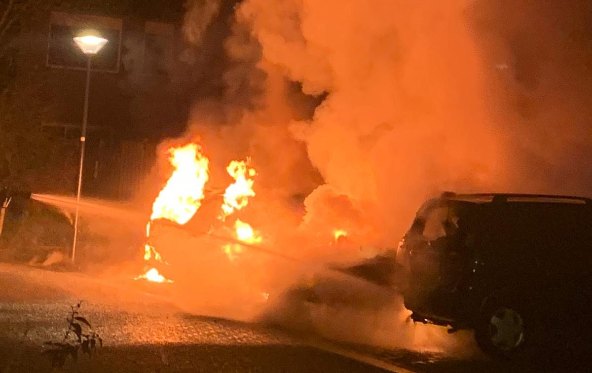 Drie auto’s uitgebrand op parkeerplaats in Blokker