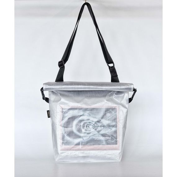 Taška přes rameno by Artikl∞Playbag merchandise,