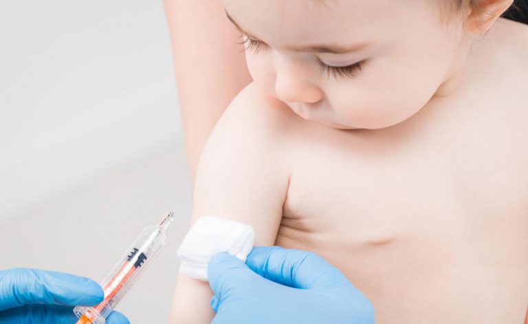 Finti vaccini per 500 bambini: denunciata un’operatrice sanitaria | Pazienti.it