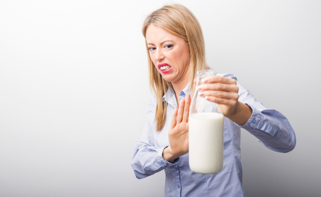 Mal di pancia, nausea e gonfiore? Potrebbe essere un’intolleranza al lattosio | Pazienti.it