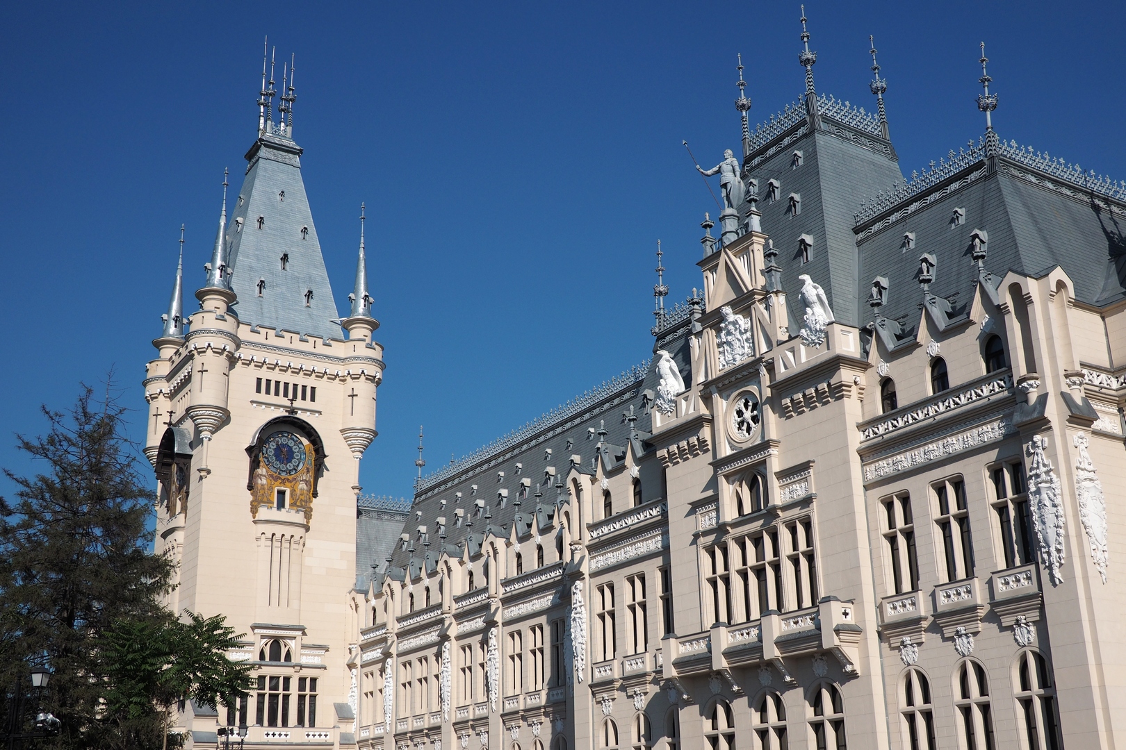 sursa https://pressone.ro/contributori/probe-de-patrie-iasi/ copyright Voicu Bojan