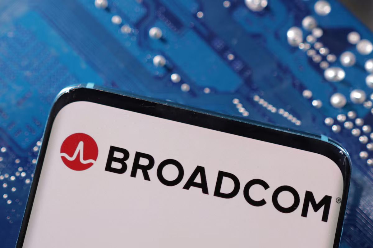 Новий чип Broadcom об’єднує вчетверо більше модулів, аніж NVIDIA