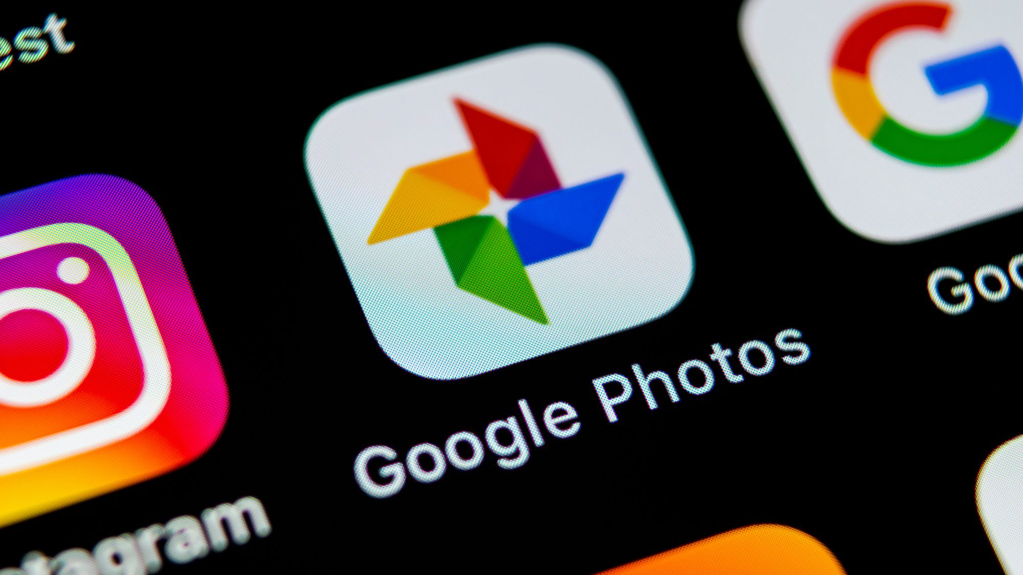 Google Фото тестує функцію редагування з ШІ-командами на базі Gemini