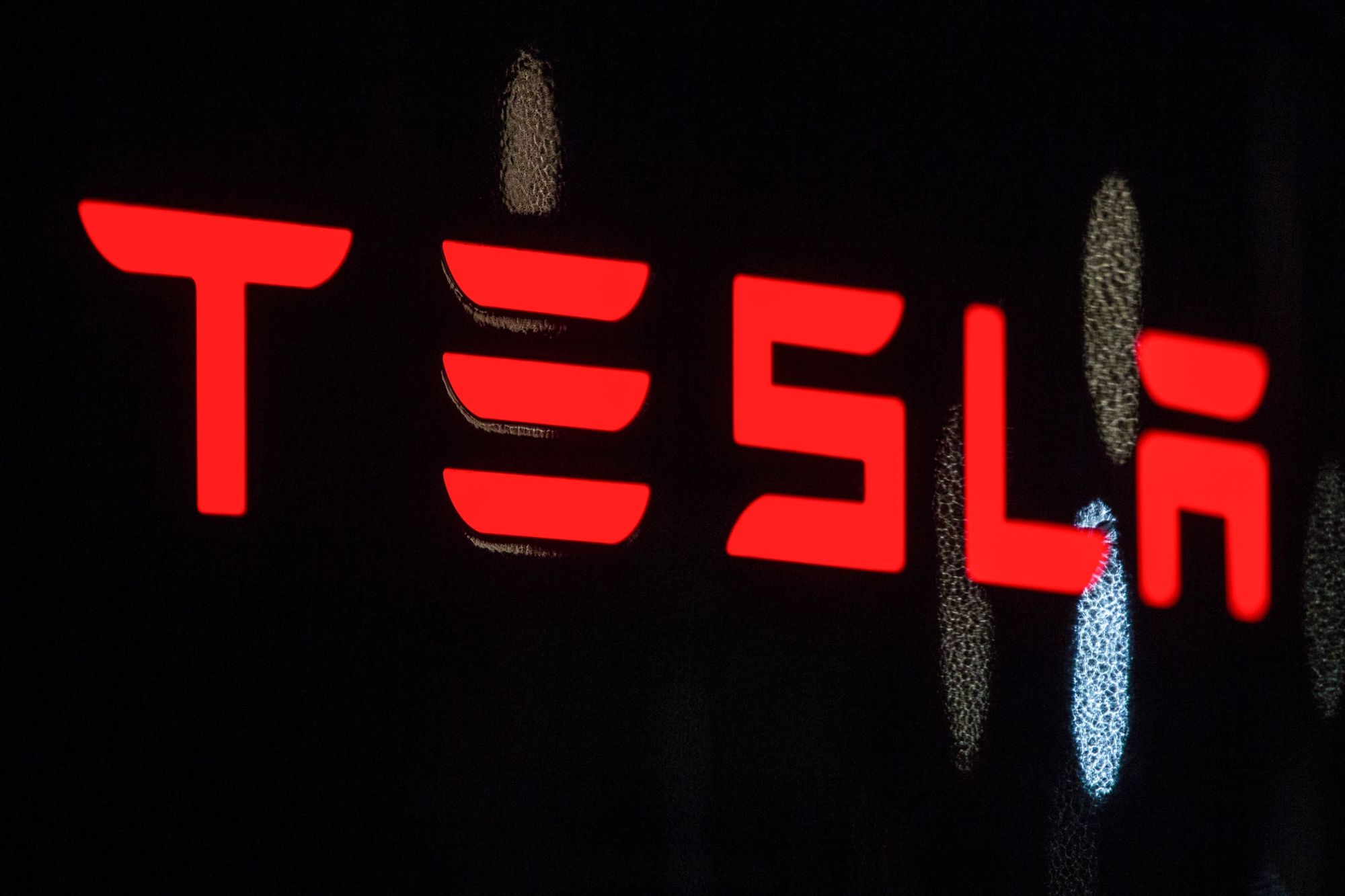 Tesla і Samsung підписали контракт на $16,5 мільярдів