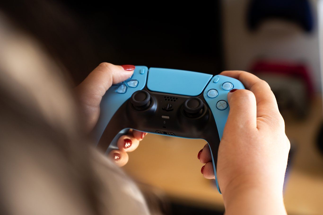 Sony тестує нову функцію DualSense: один геймпад для кількох пристроїв