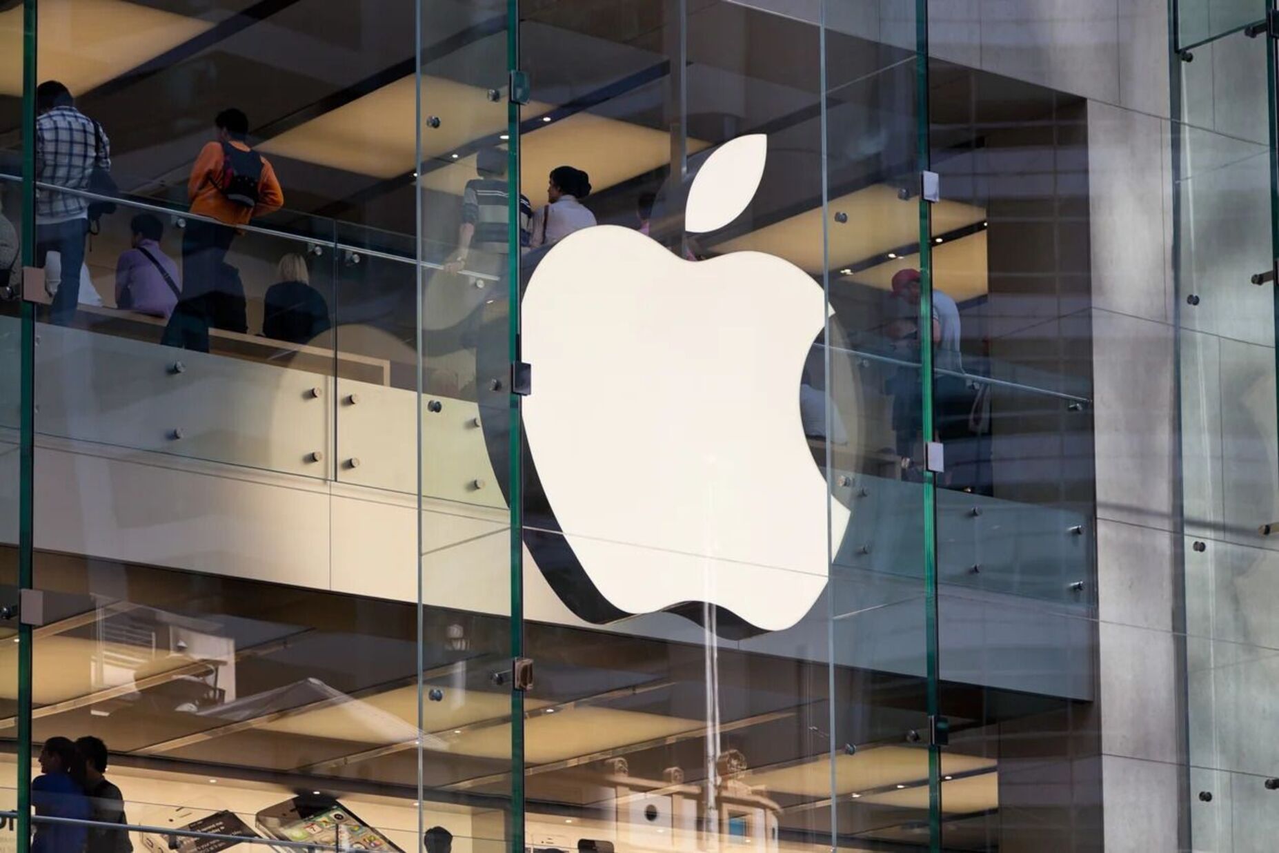 Apple представить ремінець Crossbody Strap для iPhone 17