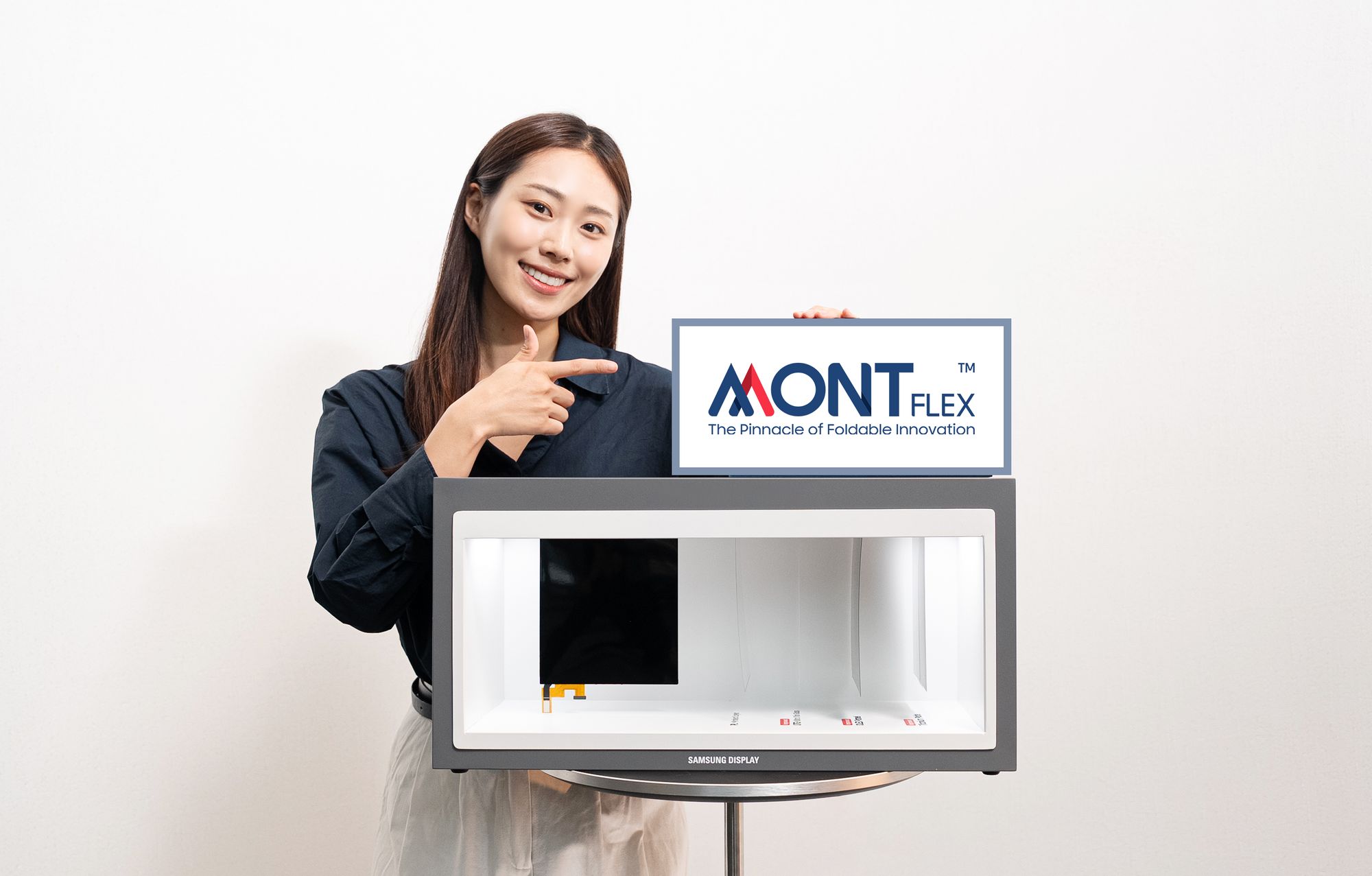 Samsung представила MONT FLEX — новий бренд складаних екранів