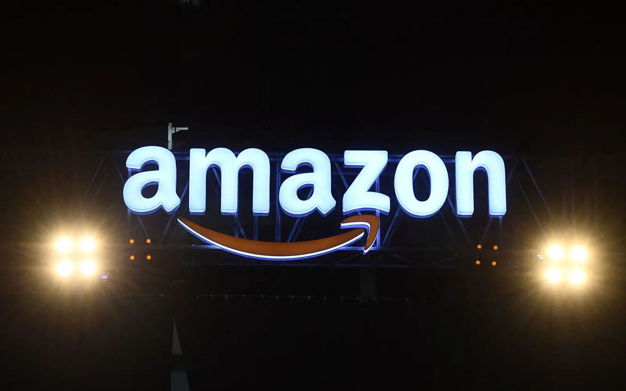 Amazon зупинила роботу Prime Air після аварії двох дронів