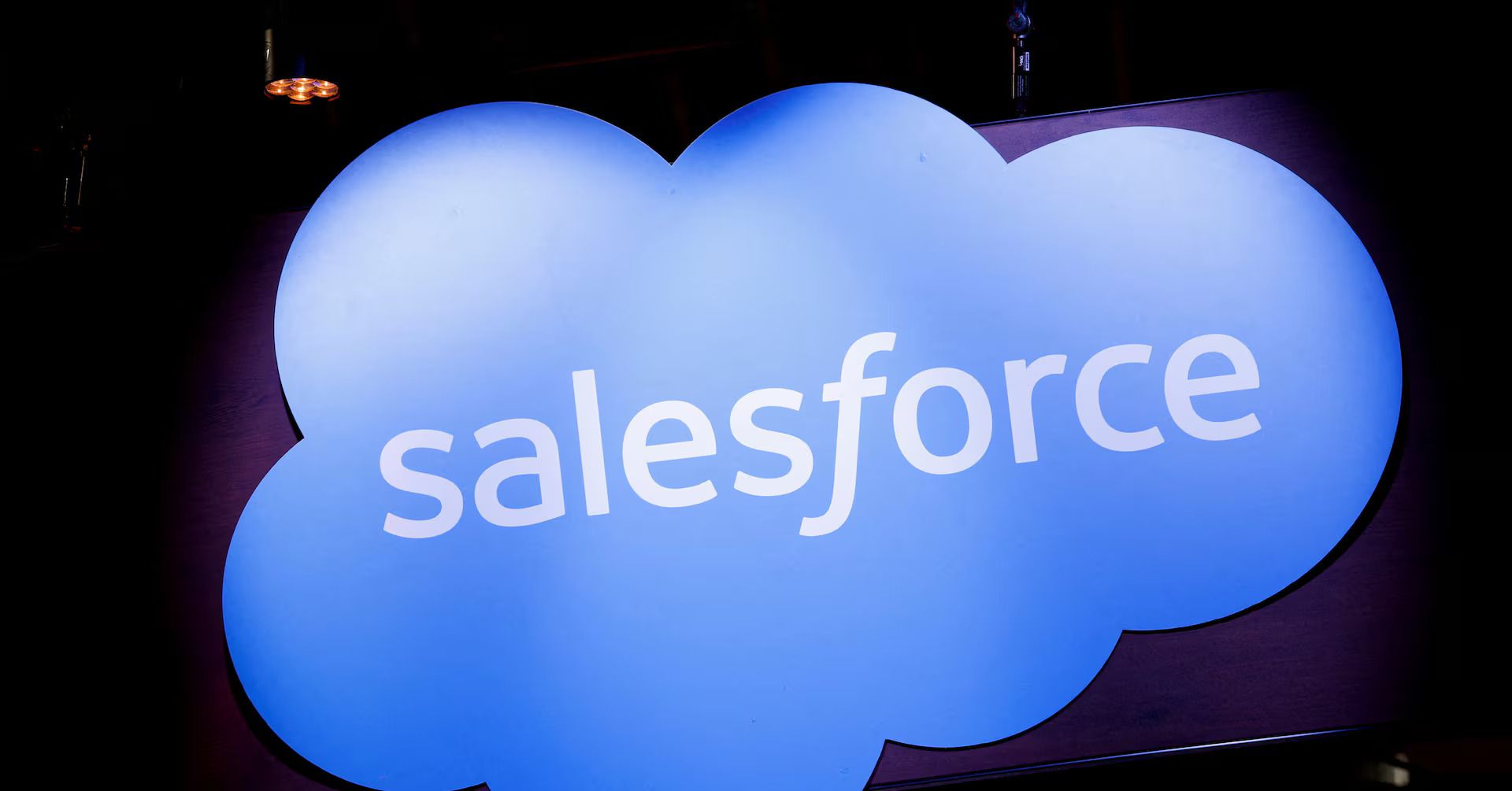 Salesforce запускає trust layer для корпоративного ШІ