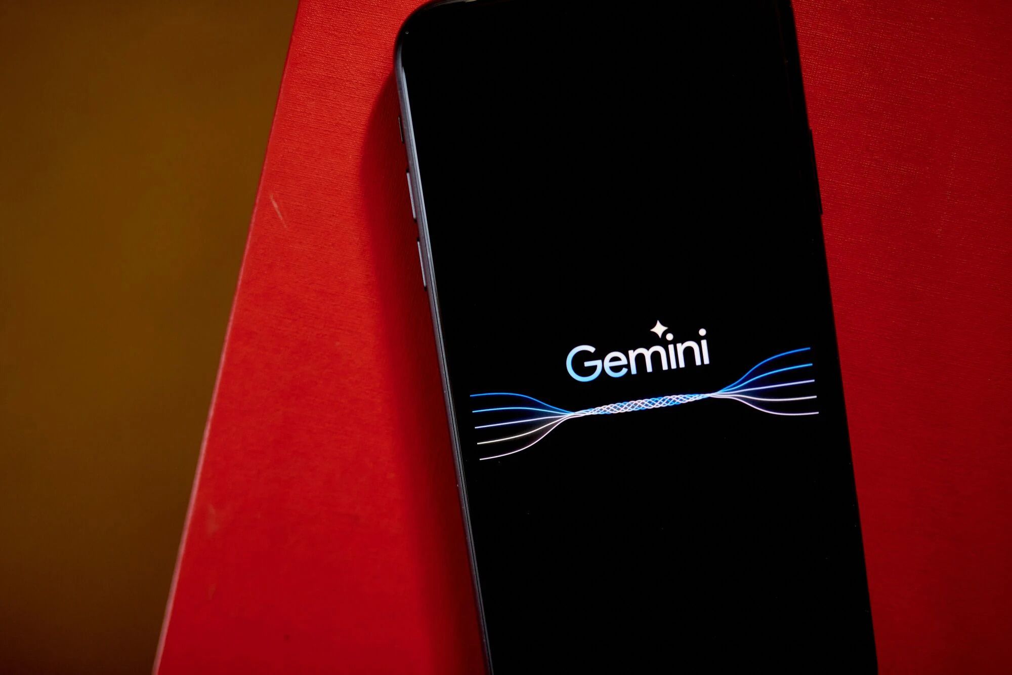 Gemini отримав підтримку Gmail, Drive і Chat: Google запустила функцію глибокого аналізу даних
