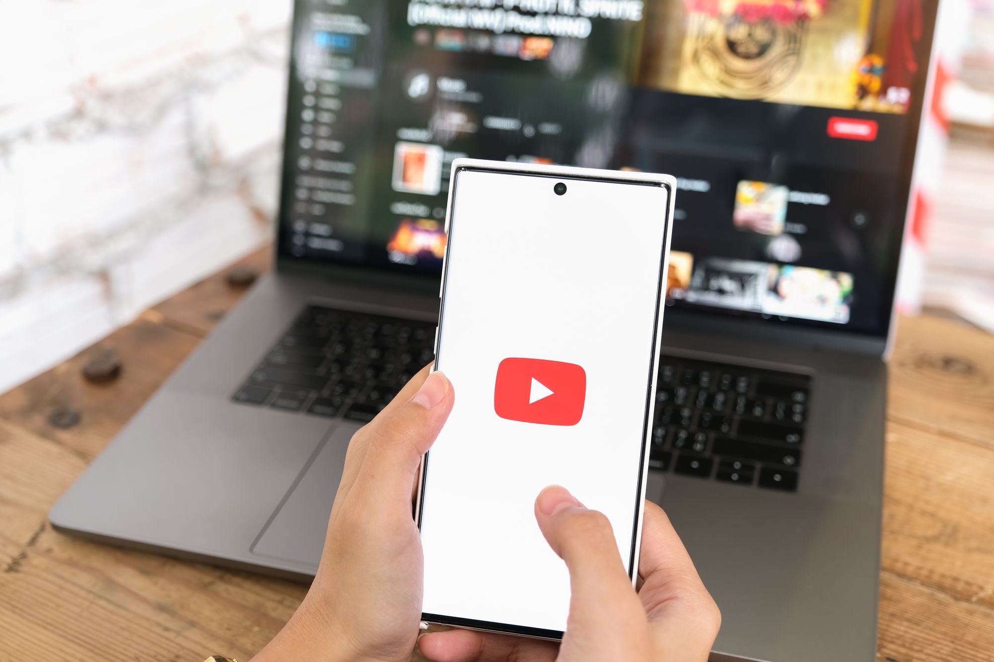 YouTube тестує функцію для самостійного налаштування стрічки