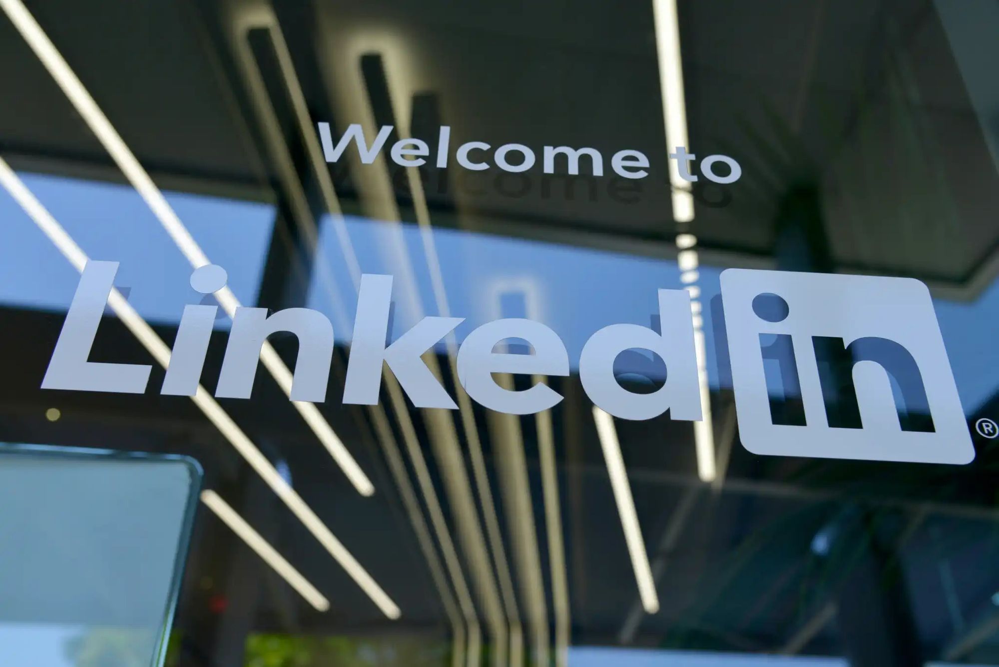 Як LinkedIn використовує ШІ для покращення пошуку роботи