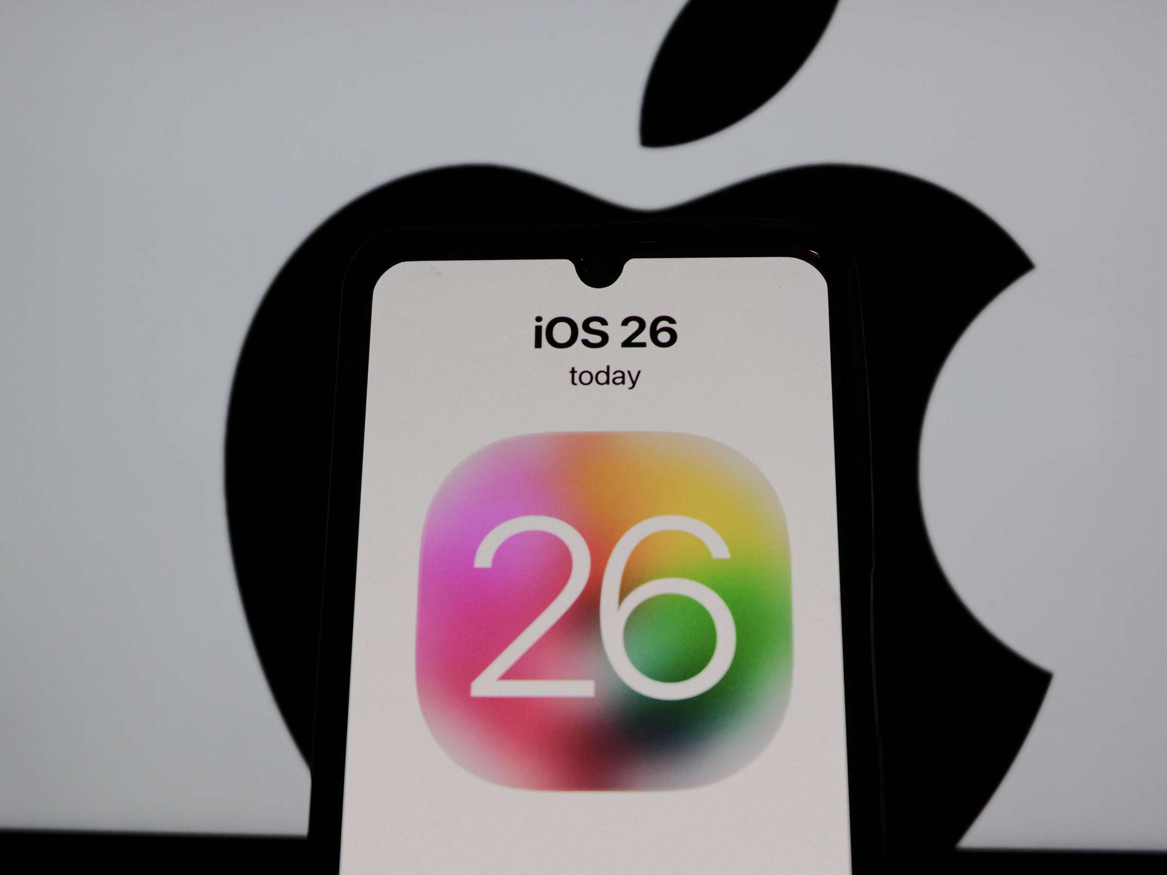 Користувачів iOS 18 переводять на iOS 26.1: Apple оновила пріоритети