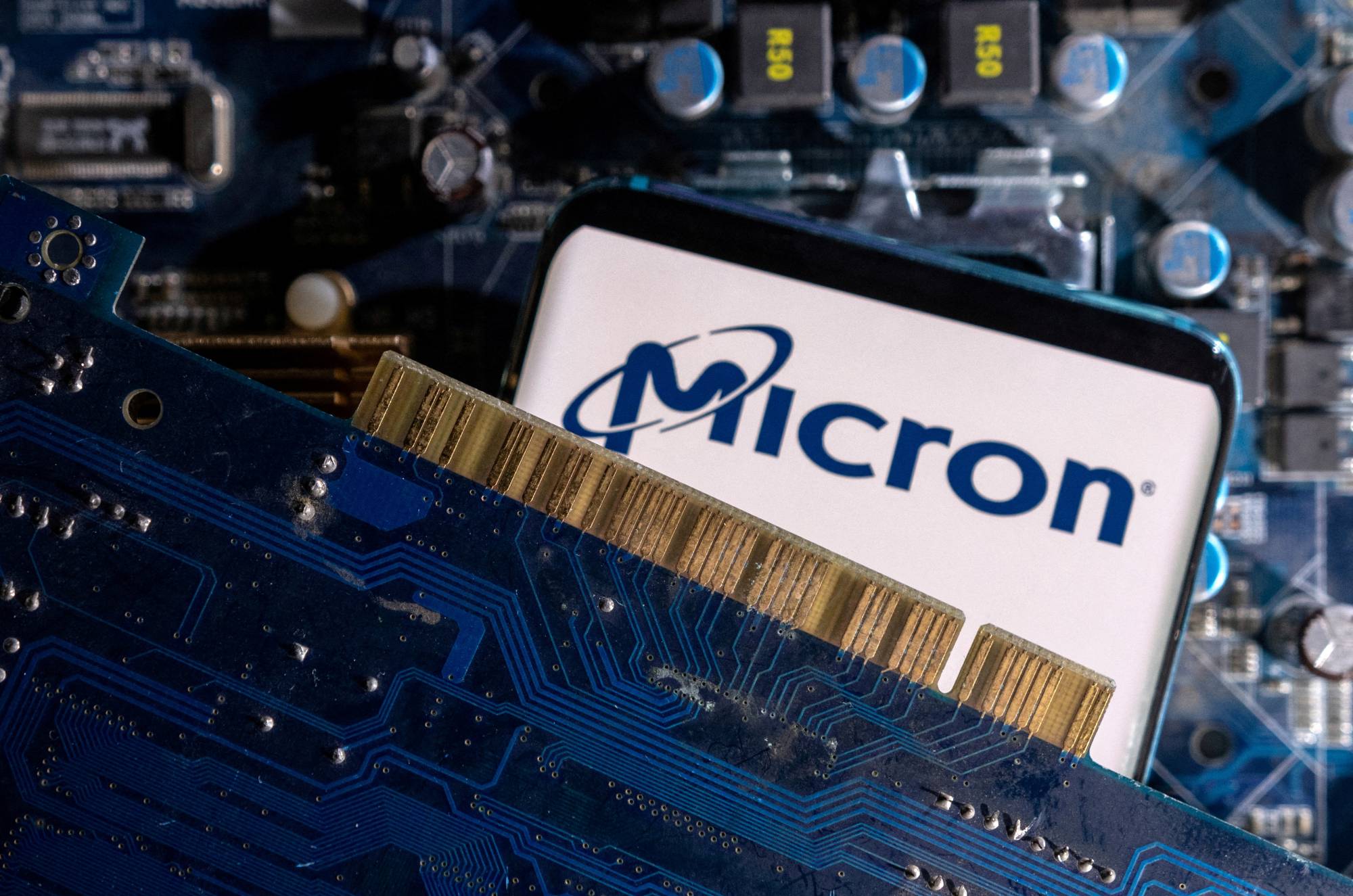 Бум штучного інтелекту змушує Micron закрити бренд Crucial і змінити фокус бізнесу
