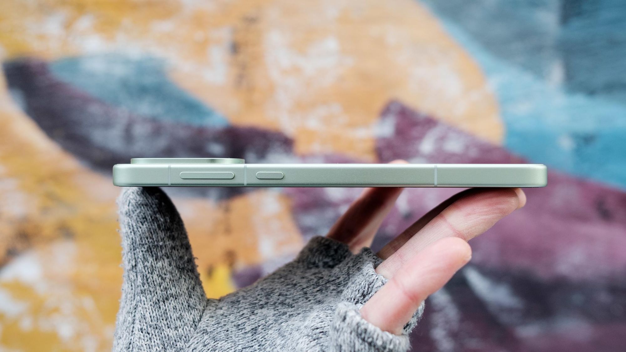 OnePlus представила 15R — доступніший флагман із 165Hz OLED і Snapdragon 8 Gen 5