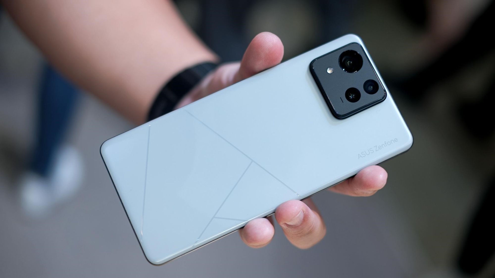 ASUS бере паузу у смартфонах: нових моделей у 2026 році не буде