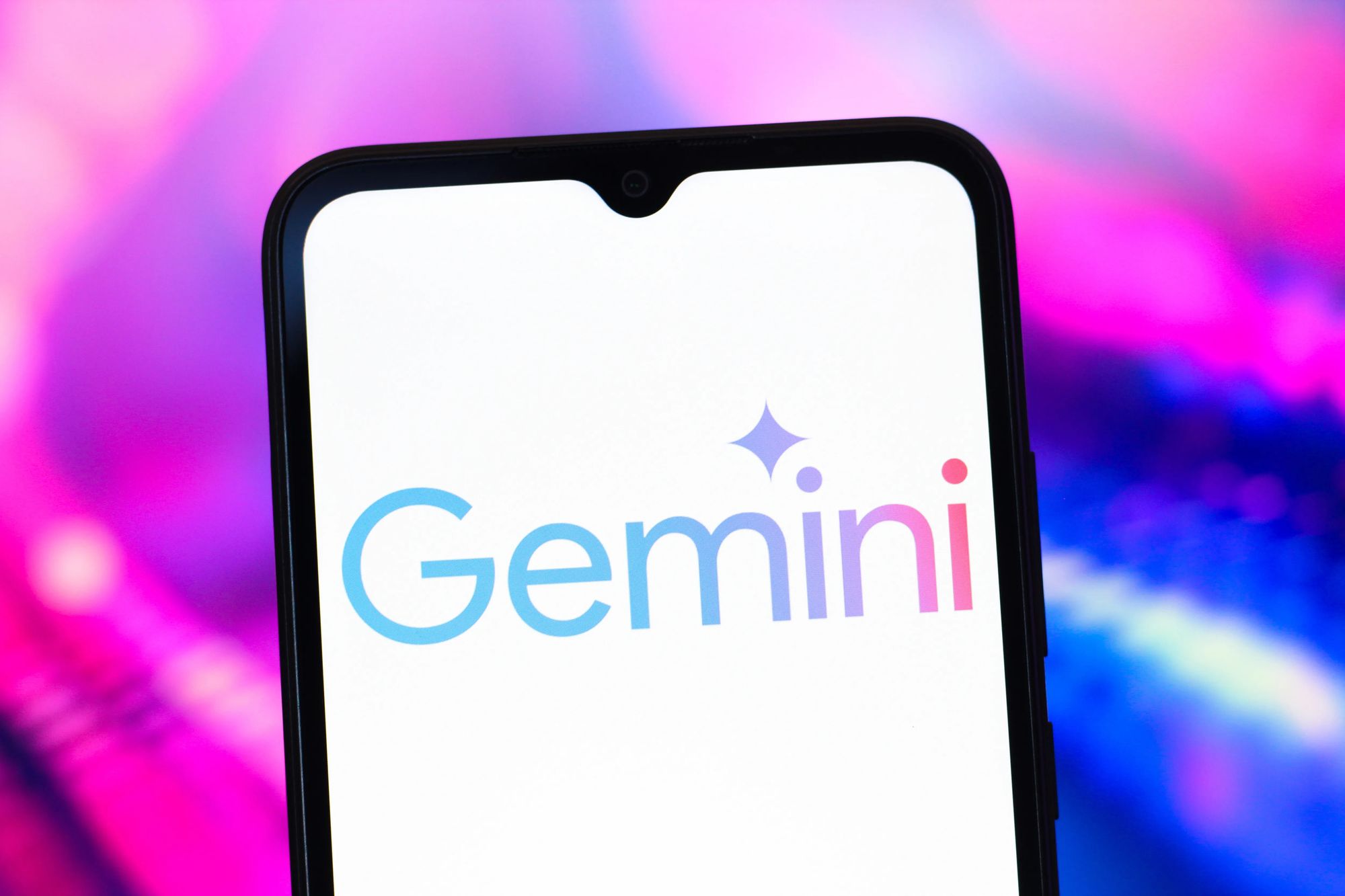 Google тестує імпорт історії чатів із ChatGPT та інших ботів у Gemini