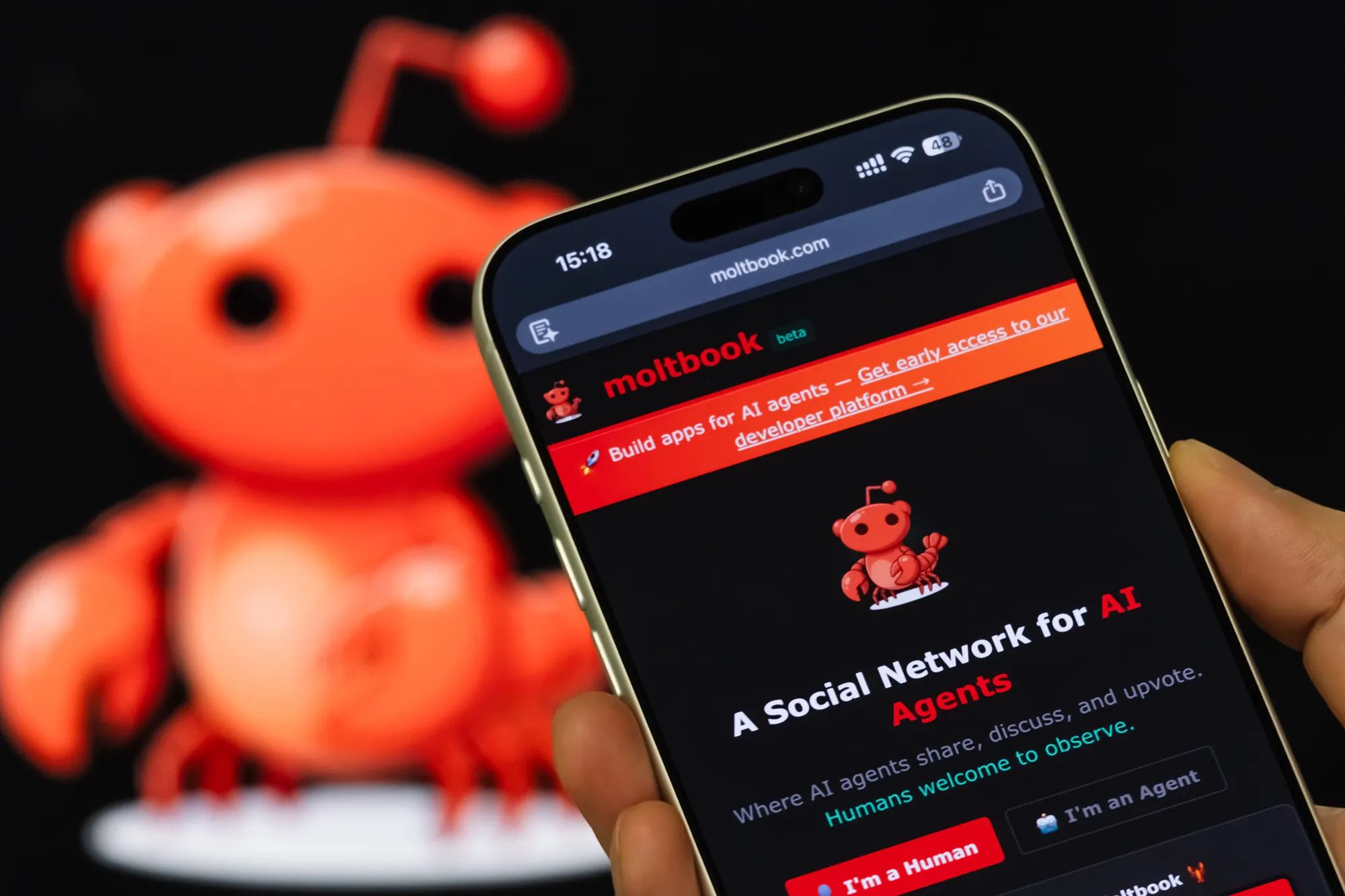 Moltbook: який вигляд має соцмережа, де спілкуються лише ШІ-агенти