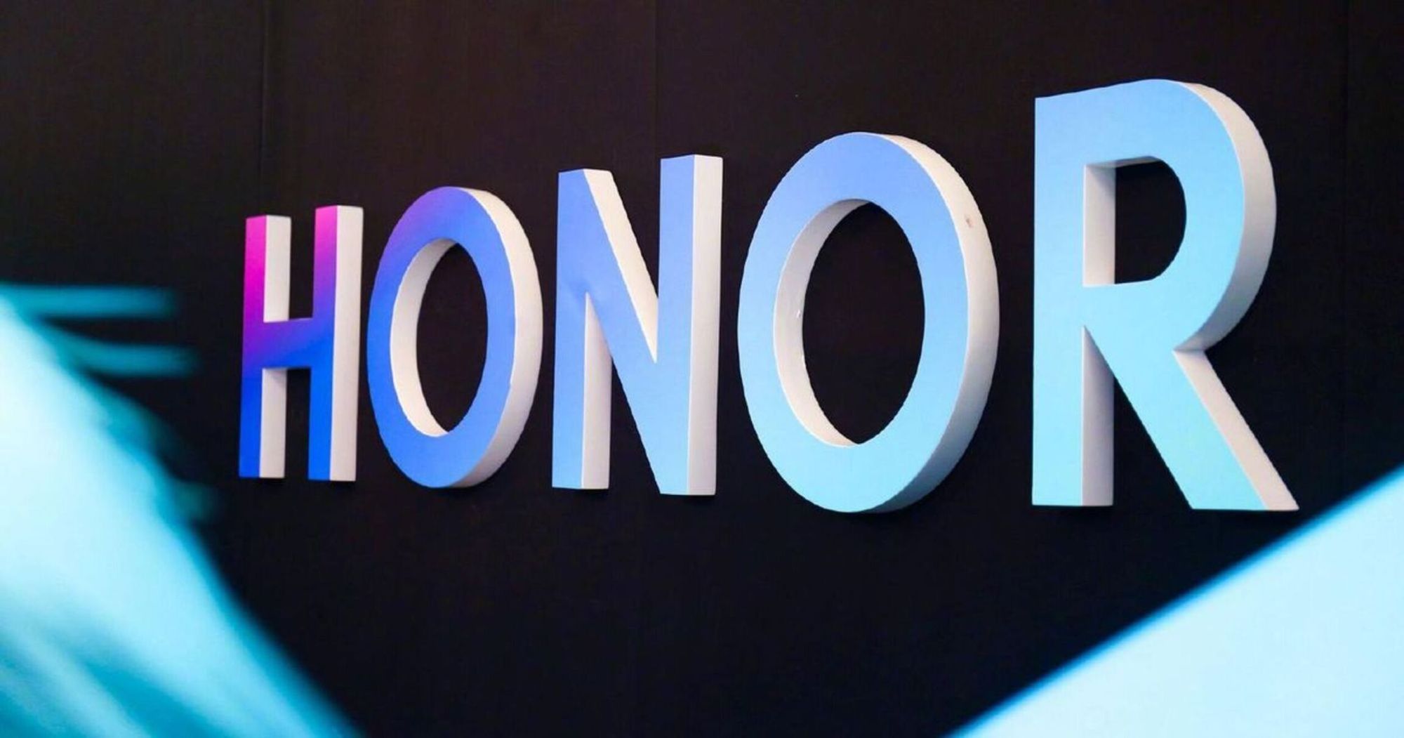 Honor презентує свого першого гуманоїдного робота на MWC у Барселоні