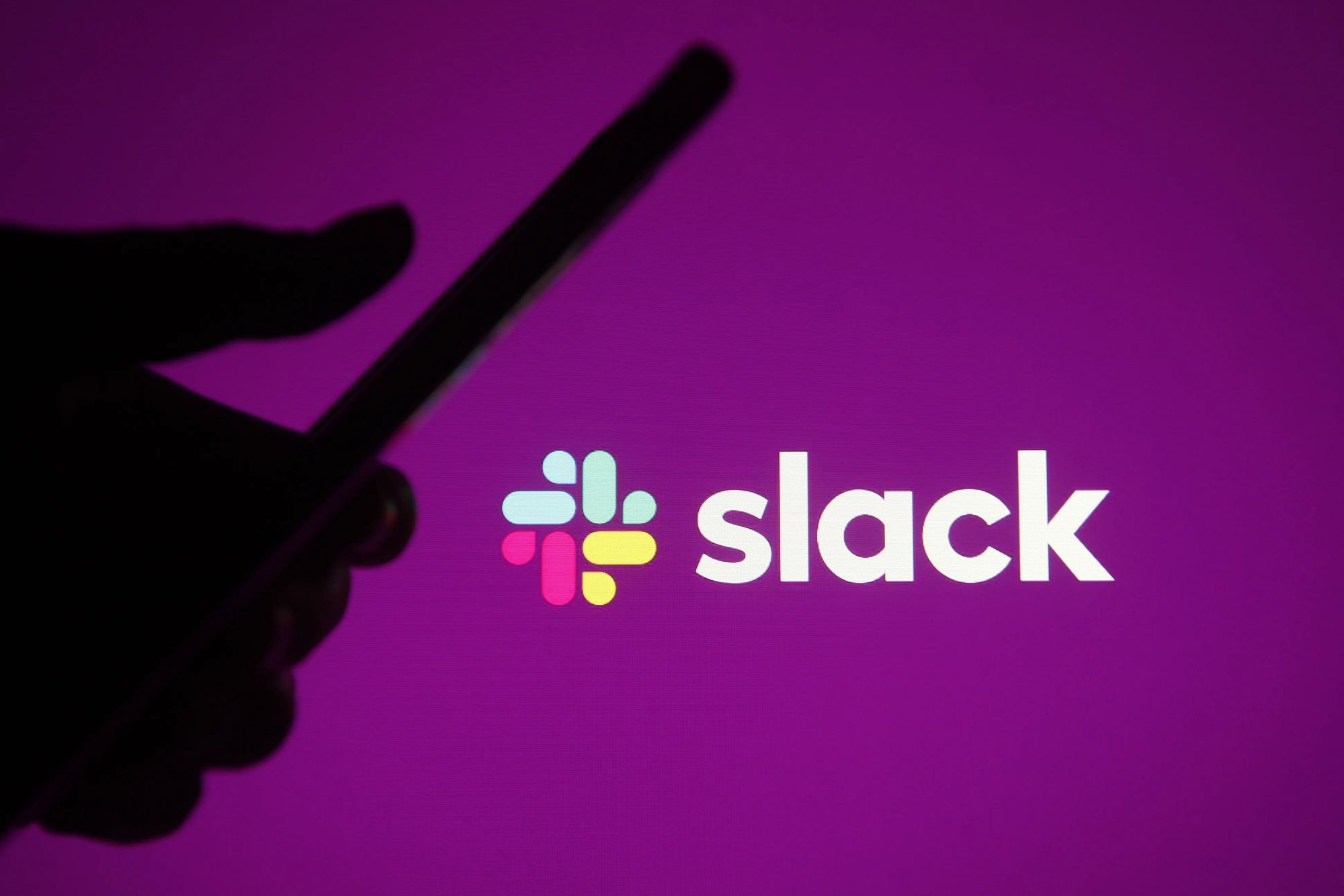 Slack стає ШІ-хабом: Salesforce анонсувала 30 нових функцій для автоматизації роботи