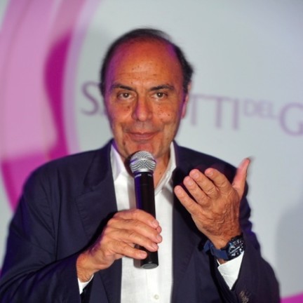 Bruno Vespa riceve il Premio Speciale Perla a Salotti del Gusto® Capri