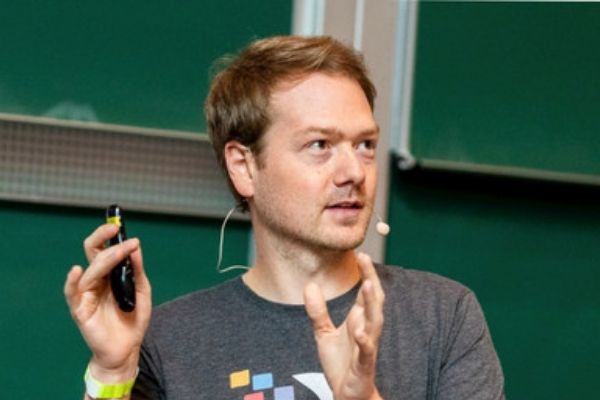 Mario Schneider