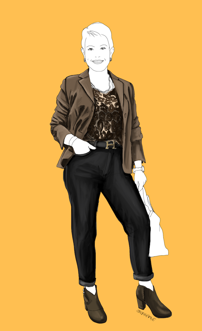 Das rassige Leo-Shirt ist die ideale Ergänzung zu den rockigen Stiefeletten in Taupe, die sich in ganz viele Outfits integrieren lassen. Meine Mutti wählt in diesem Look eine schmale Jeans, die sie ein bisschen aufkrempelt und einen klassischen Blazer dazu.