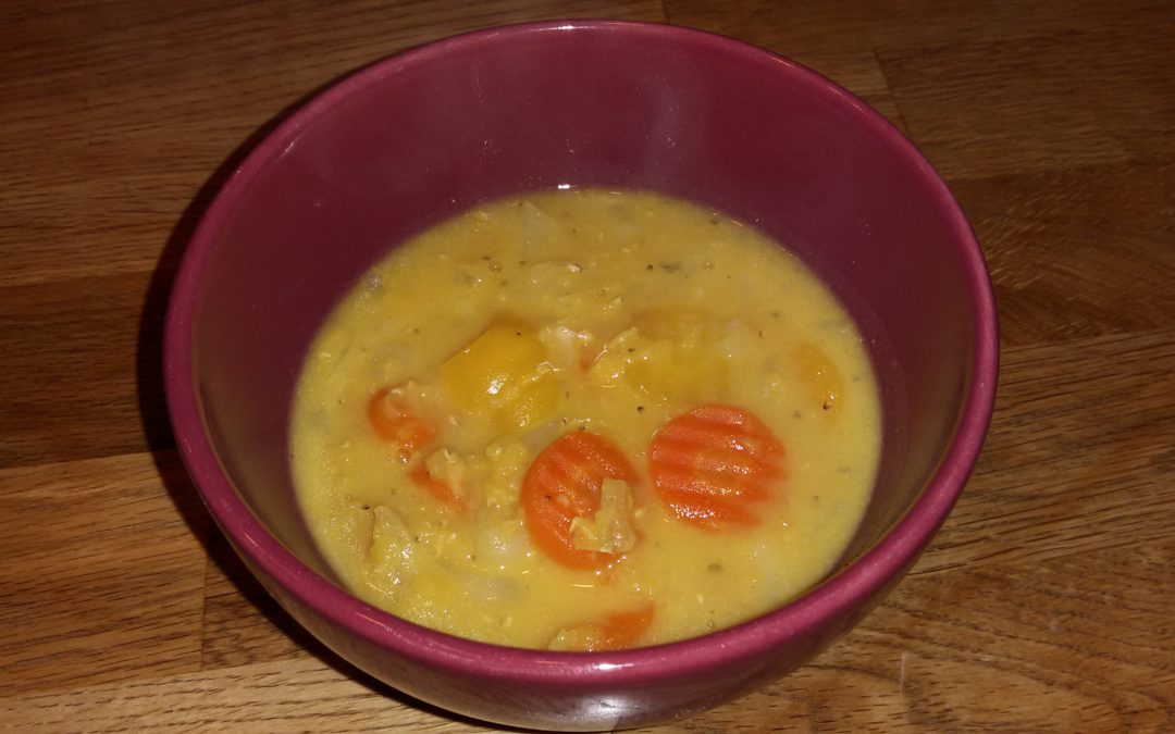 Gelbe Kokos-Suppe