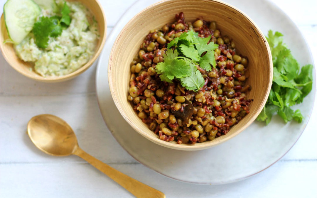 Ayurvedisches Kichari mit rotem Reis
