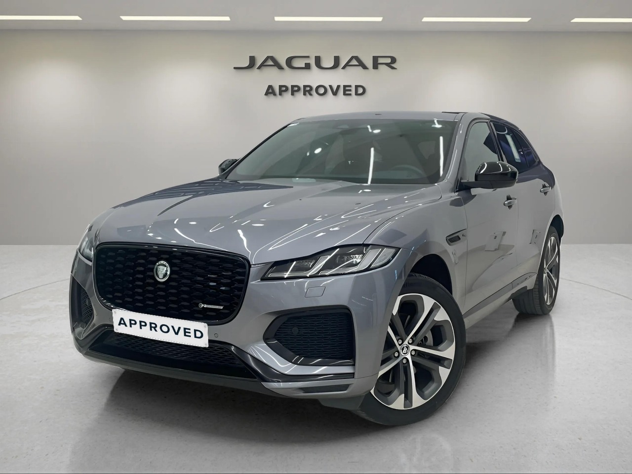 Jaguar F-pace R-dynamic Se 2024 in Saudi Arabia